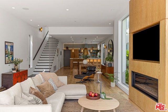 651 Oxford Avenue, Venice (los Angeles), CA 90291