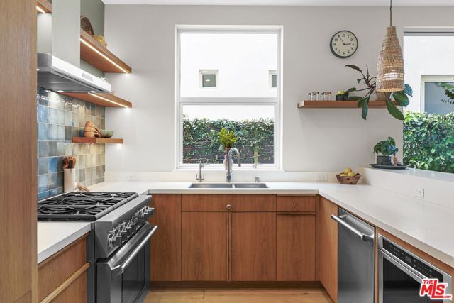 651 Oxford Avenue, Venice (los Angeles), CA 90291