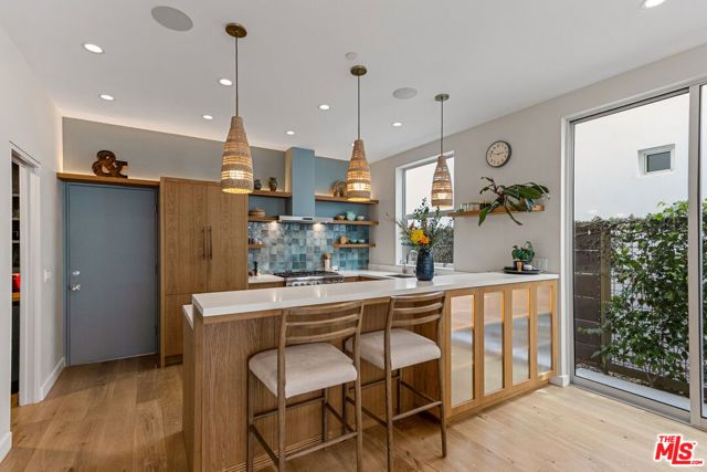 651 Oxford Avenue, Venice (los Angeles), CA 90291