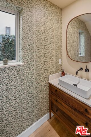 651 Oxford Avenue, Venice (los Angeles), CA 90291