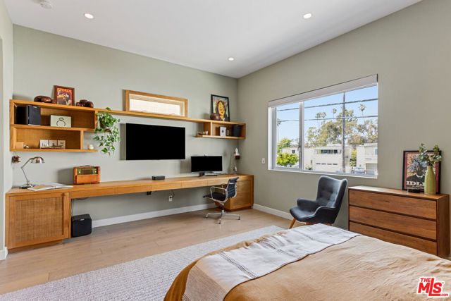 651 Oxford Avenue, Venice (los Angeles), CA 90291