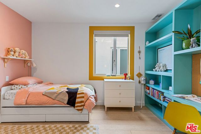651 Oxford Avenue, Venice (los Angeles), CA 90291