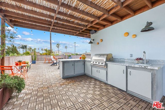651 Oxford Avenue, Venice (los Angeles), CA 90291
