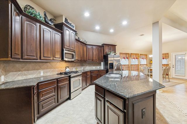 5231 Stoneridge Court, Rosenberg, TX 77471