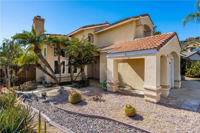 690 Canterbury Circle, Corona, CA 92879