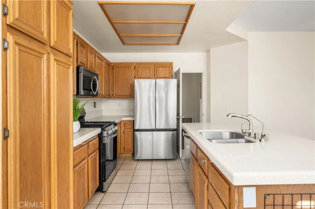 690 Canterbury Circle, Corona, CA 92879