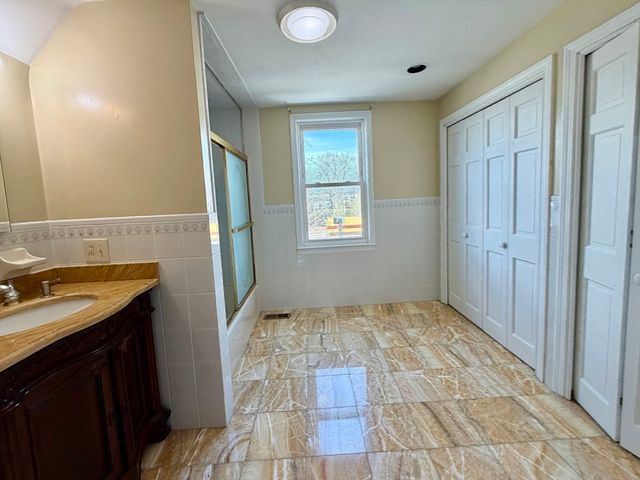 387 Washington St, Westwood, MA 02090