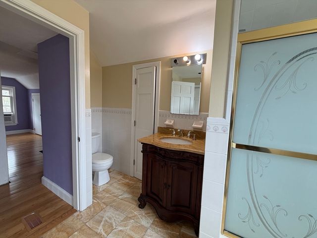 387 Washington St, Westwood, MA 02090