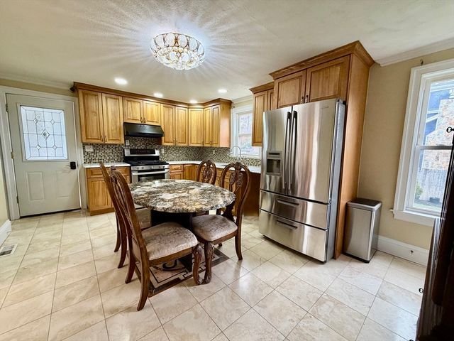 387 Washington St, Westwood, MA 02090