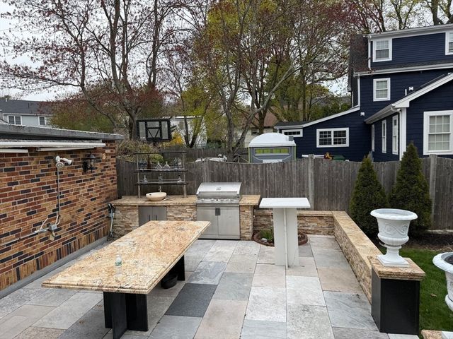 387 Washington St, Westwood, MA 02090