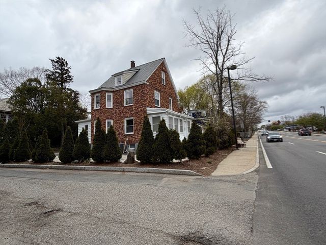 387 Washington St, Westwood, MA 02090