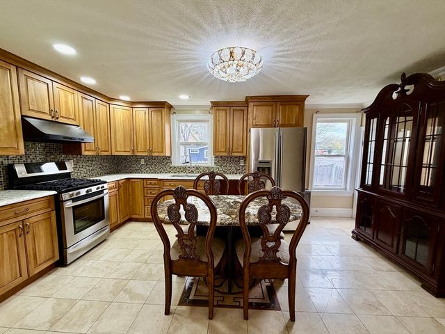 387 Washington St, Westwood, MA 02090