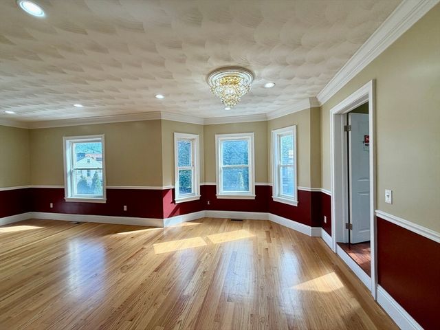 387 Washington St, Westwood, MA 02090