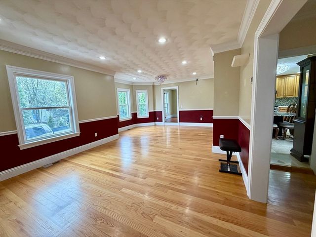 387 Washington St, Westwood, MA 02090