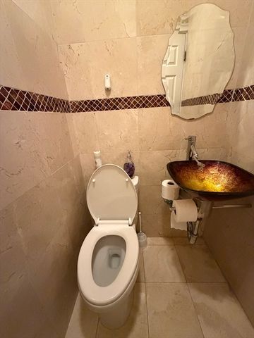 387 Washington St, Westwood, MA 02090