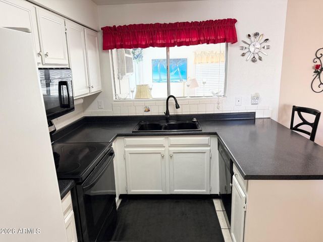 7919 E FLOSSMOOR Avenue, Mesa, AZ 85208