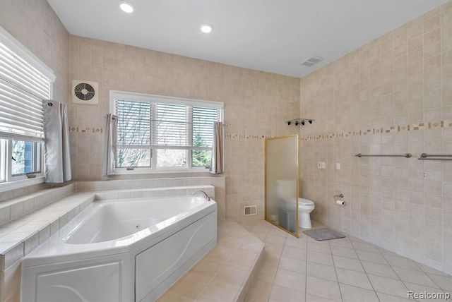 47081 Hidden River Circle, Canton, MI 48188
