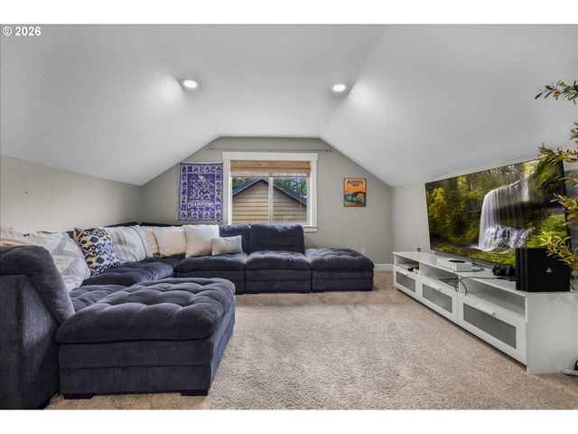 15057 Se GLENBROOK Rd, Clackamas, OR 97015