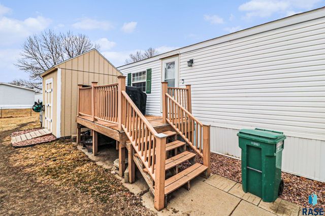 901 N Doland Pl Place, Sioux Falls, SD 57107