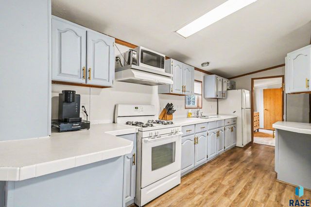 901 N Doland Pl Place, Sioux Falls, SD 57107