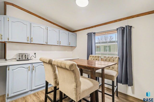 901 N Doland Pl Place, Sioux Falls, SD 57107