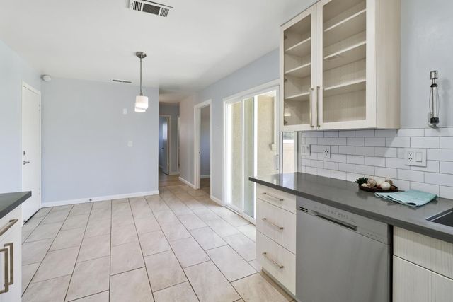 10039 Nebula Way, Sacramento, CA 95827