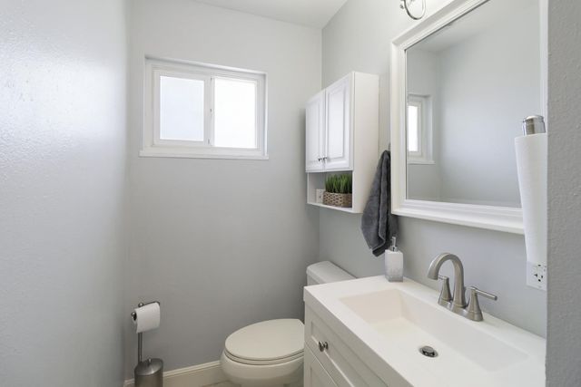 10039 Nebula Way, Sacramento, CA 95827