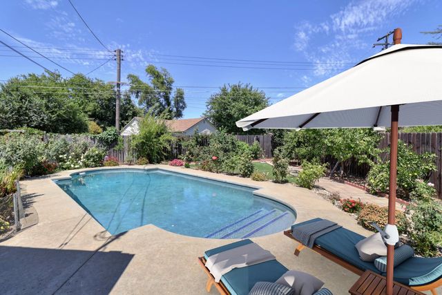 10039 Nebula Way, Sacramento, CA 95827