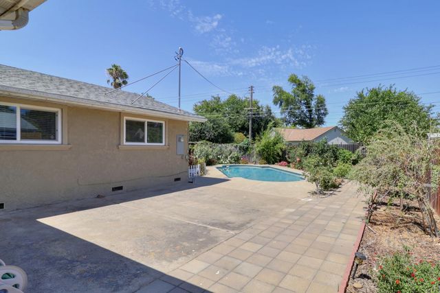 10039 Nebula Way, Sacramento, CA 95827