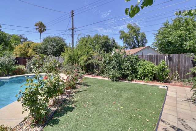 10039 Nebula Way, Sacramento, CA 95827