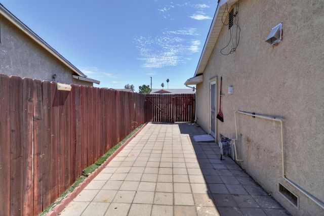 10039 Nebula Way, Sacramento, CA 95827