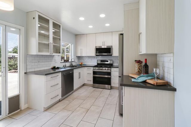 10039 Nebula Way, Sacramento, CA 95827
