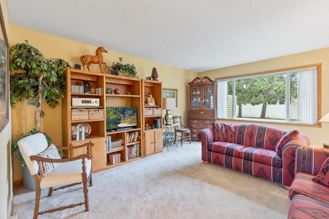 2306 Hillcrest Drive, Brainerd, MN 56401