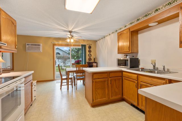 2306 Hillcrest Drive, Brainerd, MN 56401