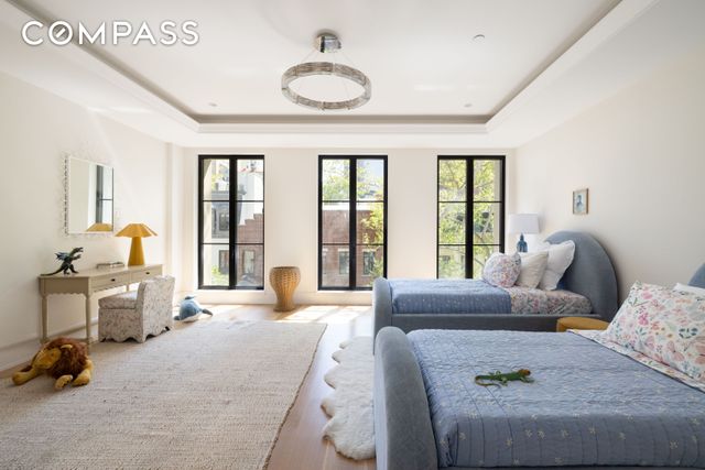 165 E 64th Street TWNHSE, New York City, NY 10065