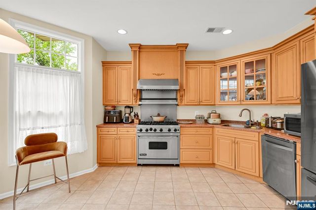 717 Regal Boulevard, Livingston, NJ 07039