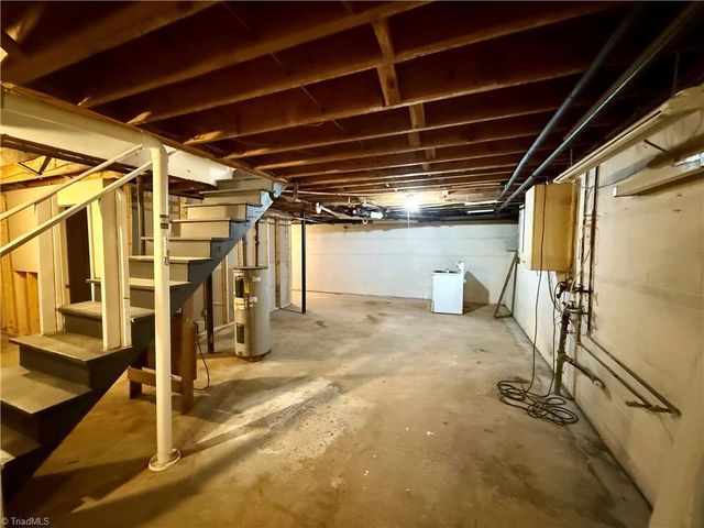 316 Old Hollow Road, Winston-salem, NC 27105