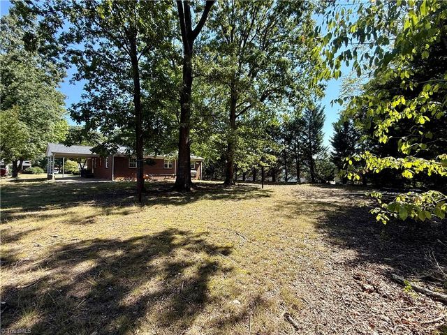316 Old Hollow Road, Winston-salem, NC 27105