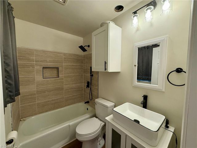 316 Old Hollow Road, Winston-salem, NC 27105