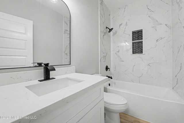 1740 Garden Park Drive, Biloxi, MS 39531