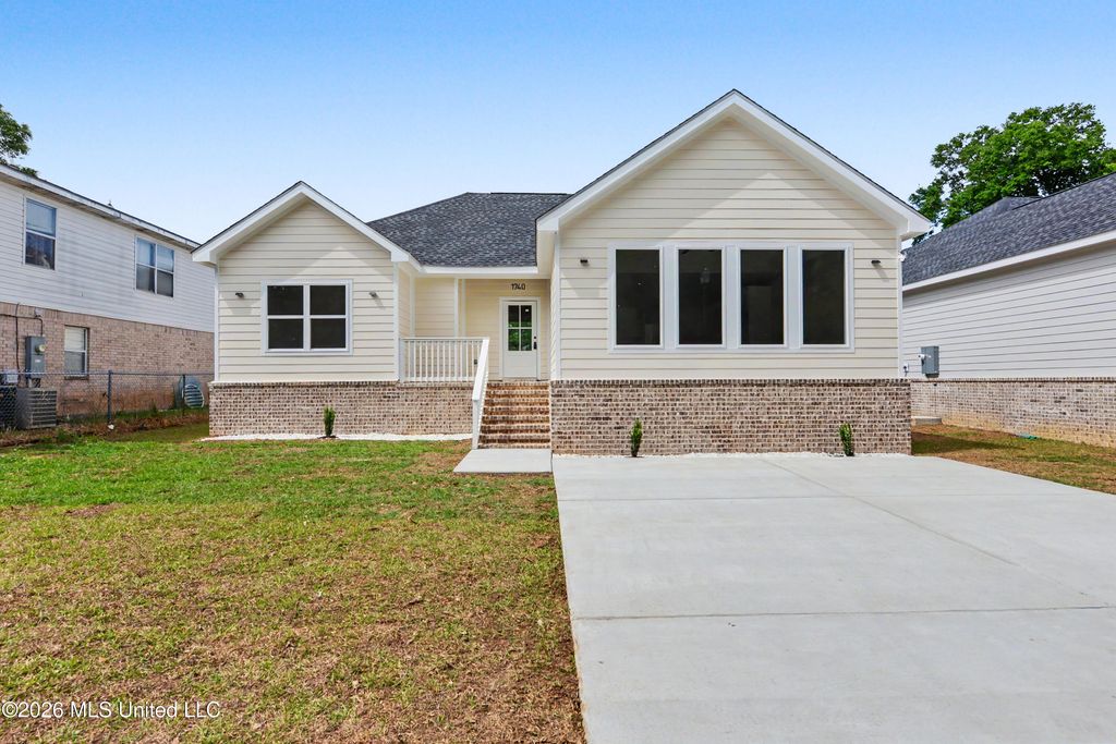 1740 Garden Park Drive, Biloxi, MS 39531