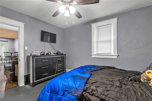 4024 Montgall Avenue, Kansas City, MO 64130