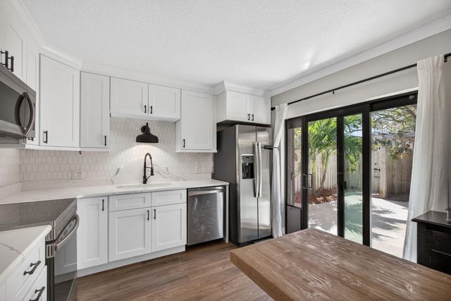 711 7th Lane, Palm Beach Gardens, FL 33418