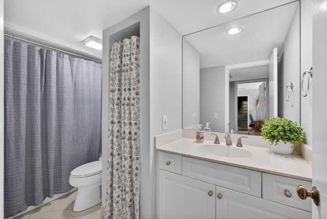 711 7th Lane, Palm Beach Gardens, FL 33418