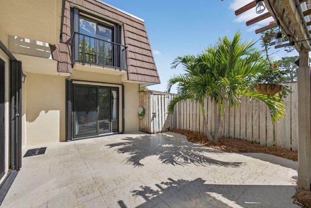 711 7th Lane, Palm Beach Gardens, FL 33418