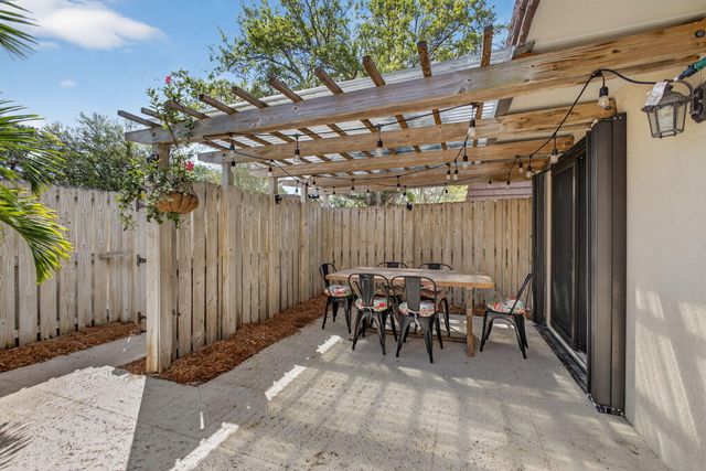 711 7th Lane, Palm Beach Gardens, FL 33418