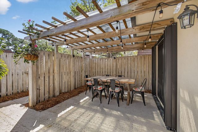 711 7th Lane, Palm Beach Gardens, FL 33418