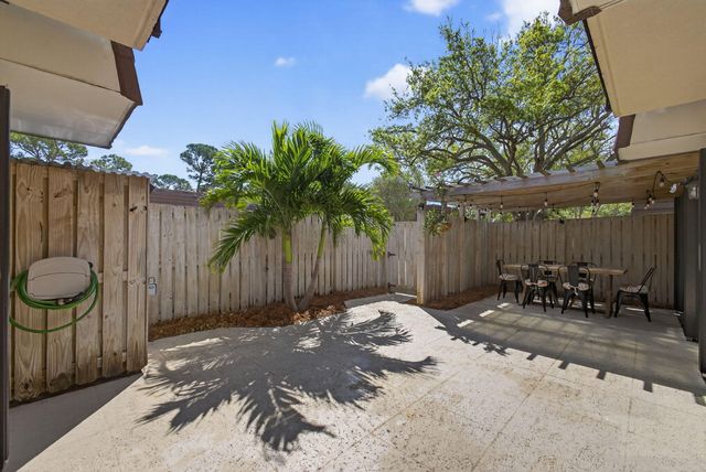 711 7th Lane, Palm Beach Gardens, FL 33418