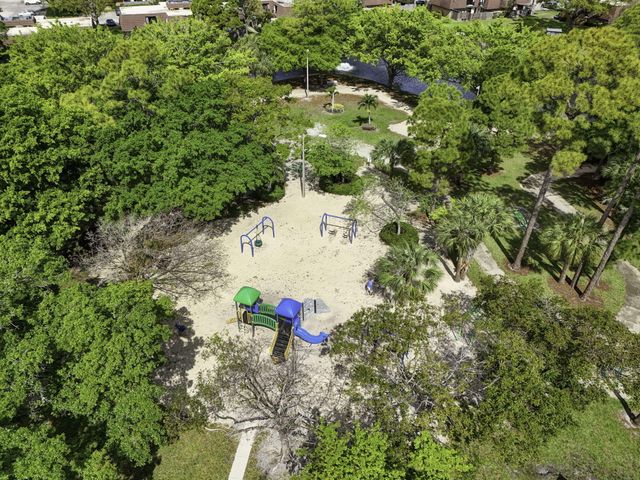 711 7th Lane, Palm Beach Gardens, FL 33418