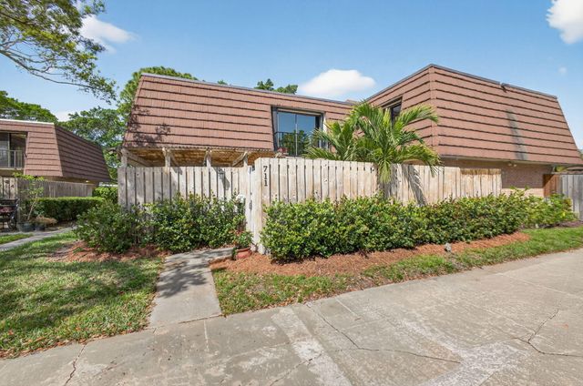 711 7th Lane, Palm Beach Gardens, FL 33418